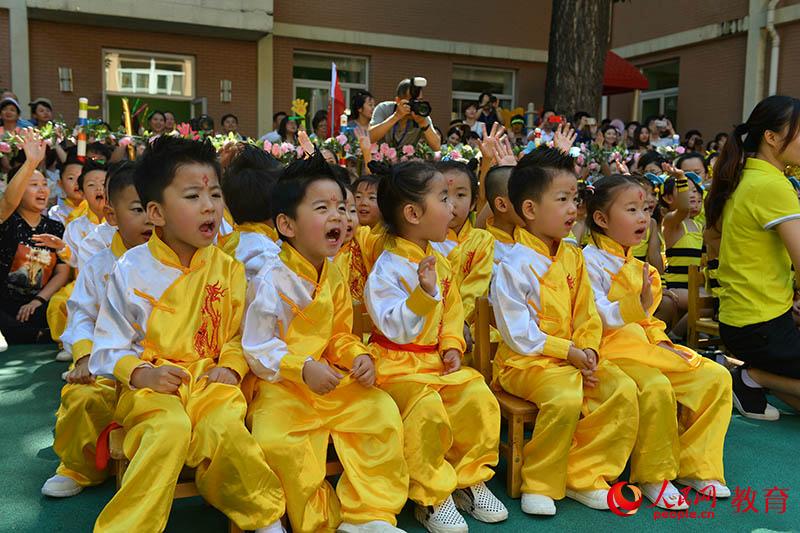 六一國際兒童節來臨之際，北京市第五幼兒園以“啟迪夢想、炫彩童年”為主題，舉行親子科技嘉年華活動。熊旭 攝