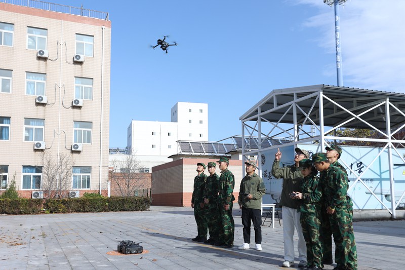 北京市學生國防素養大賽舉行。北京市教委供圖