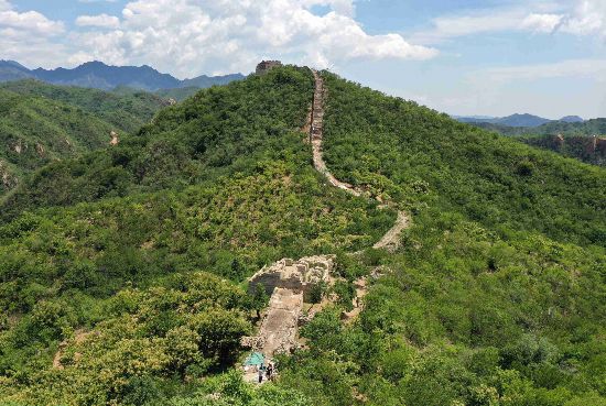 位於延慶崇山峻嶺之中的長城